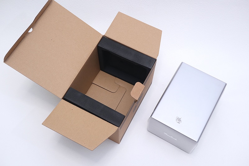 本体と緩衝材しかなかったパッケージ