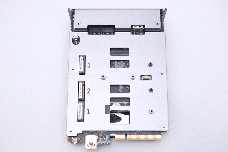 マザーボード背面