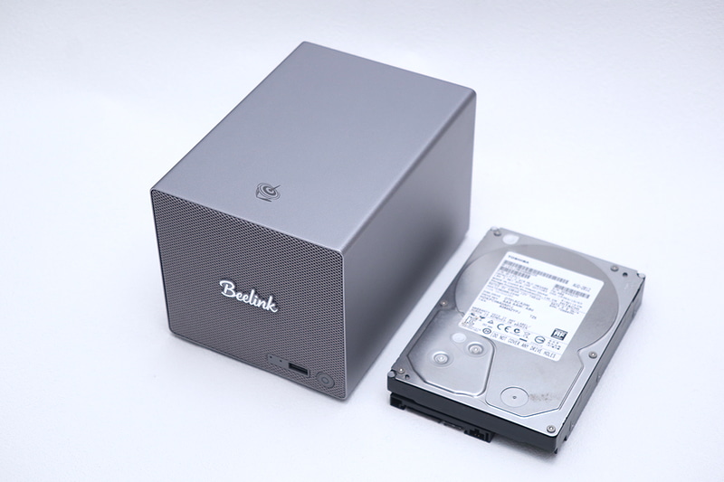 3.5インチHDDのフットプリントよりわずかに大きい程度