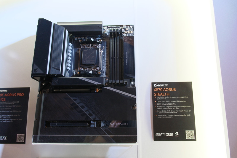 X870 AORUS STEALTH