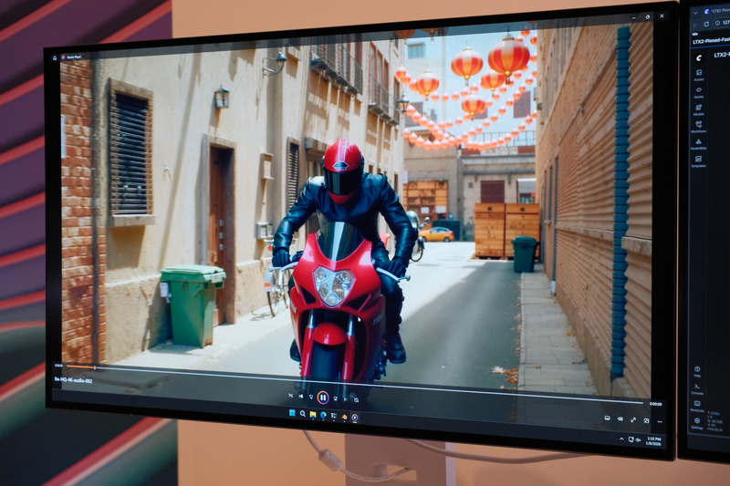 最初と最後のフレームにあたる画像を生成すれば、それに沿った4K映像をAIが生成してくれる