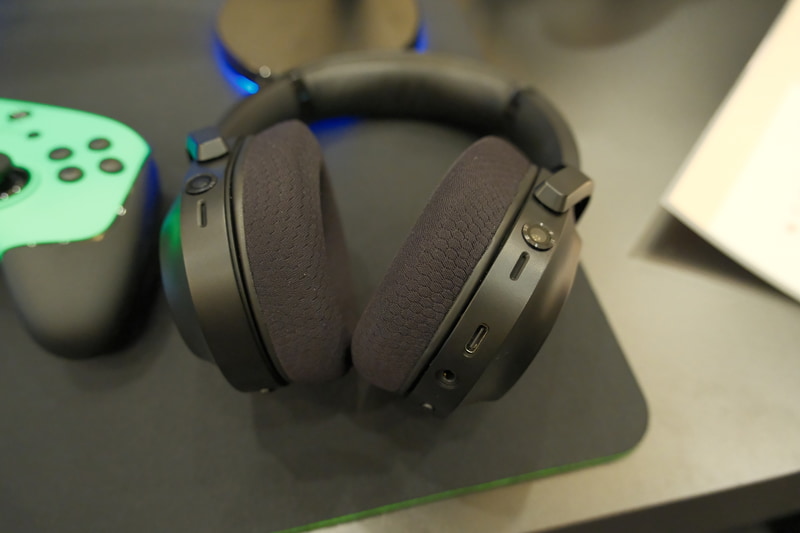 各種操作ボタンも搭載