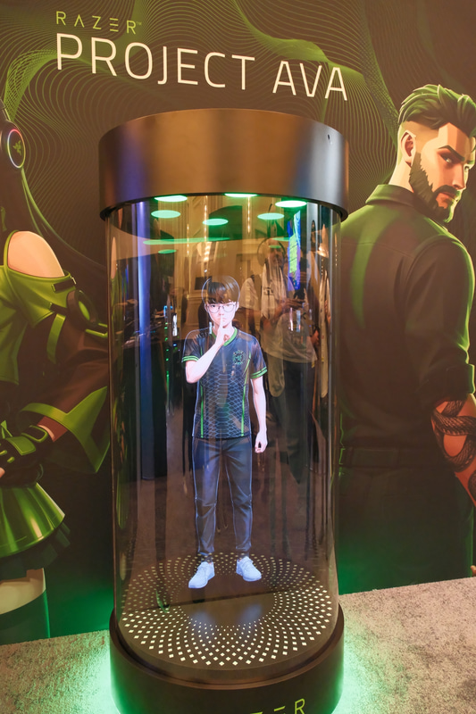 会場には超大型のProject AVAも