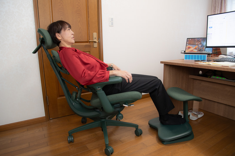 リクライニング角は、105、120、135、160度の4段階