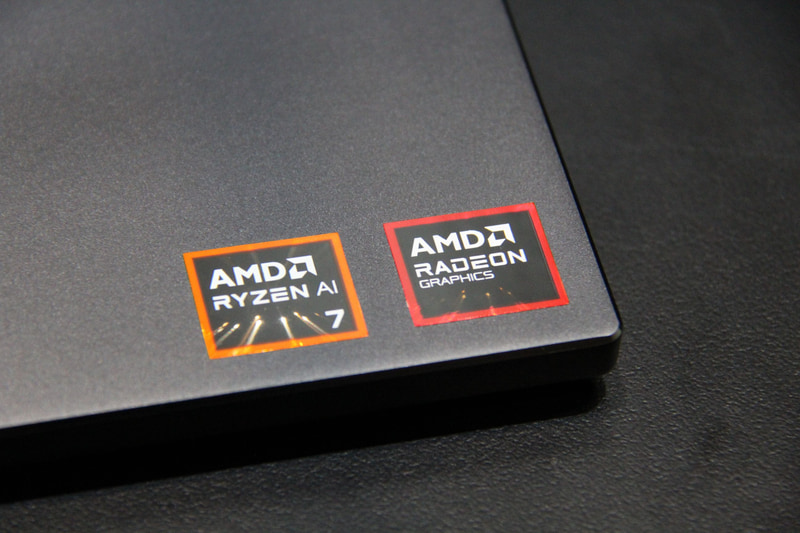 Ryzen AI 7のエンブレムシール