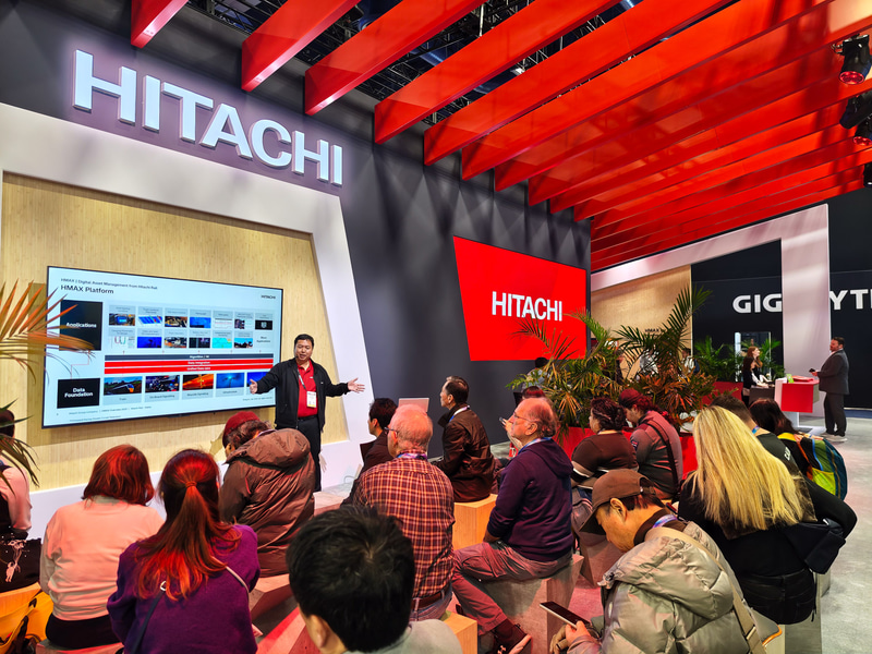 日立ブースではミニセミナーも開催し、HMAXについて説明した