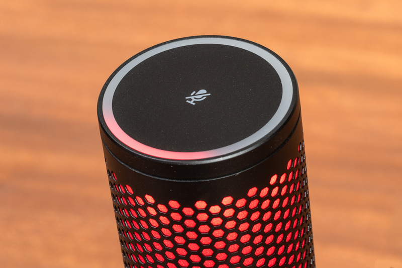 上部にミュートボタン