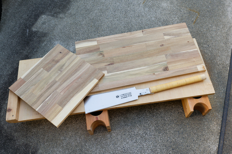 ノコギリで600mm幅に