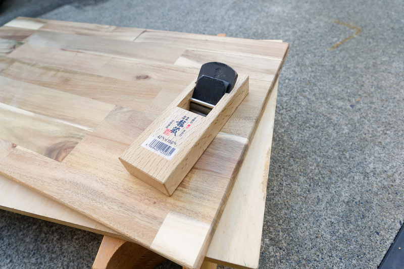 カンナを使って面取り