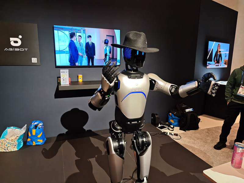 Software DefinedからAI Definedへという大きなトレンドが発生している。ロボットやAVはその象徴的存在。こちらのロボットはNVIDIAが同社ブースで展示したロボット