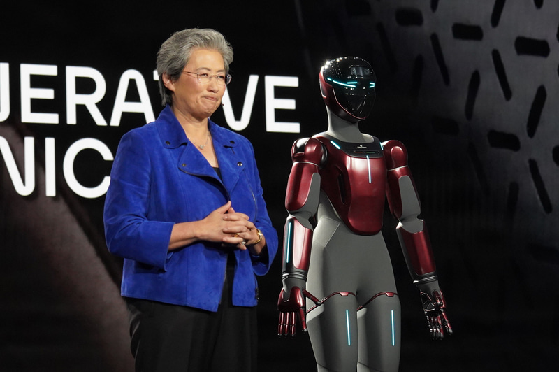 AMDのリサ・スーCEOとGenerative Bionics社のヒューマノイド型ロボット「GENE.01」