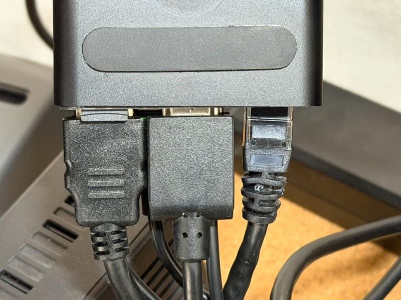 干渉しないようなHDMIケーブル