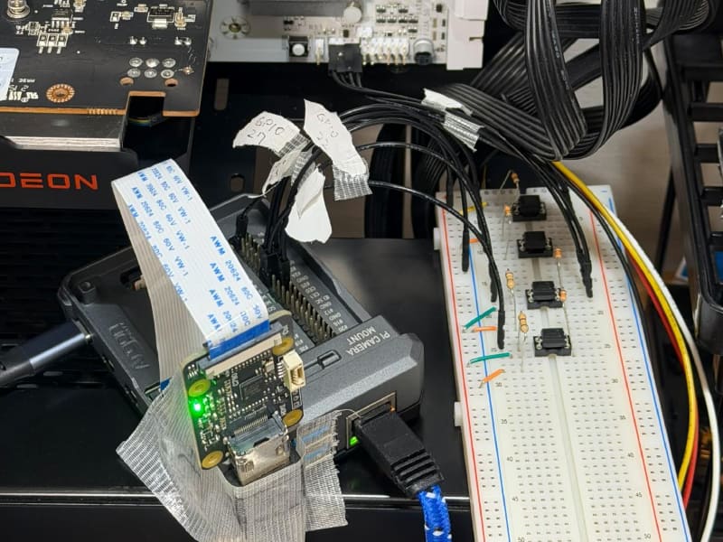 実際に組んでみた様子。C790は養生テープで仮固定