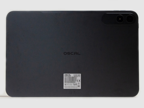 西川和久の不定期コラム】13.4型の大画面が気持ちいい。付属品豊富でPC