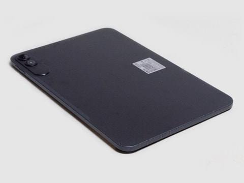 西川和久の不定期コラム】13.4型の大画面が気持ちいい。付属品豊富でPC