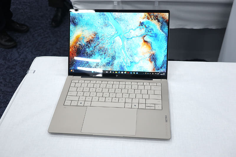 HP OmniBook Ultra 14 AI PC(インテル)