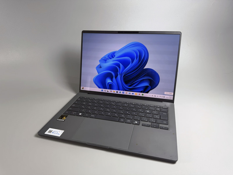 Snapdragon Xを搭載するZenbook SORA