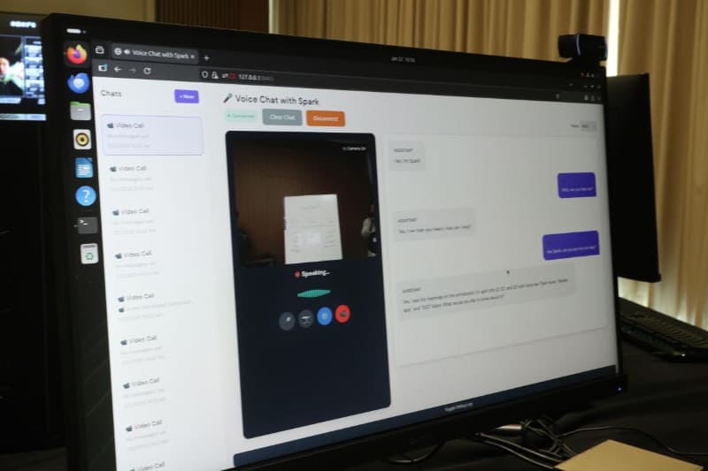 DGX Sparkの音声チャットボットのデモ。声で話しかけて声で応答が得られる