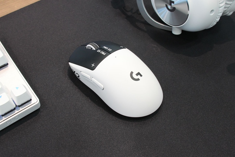 PRO X2 SUPERSTRIKE LIGHTSPEED