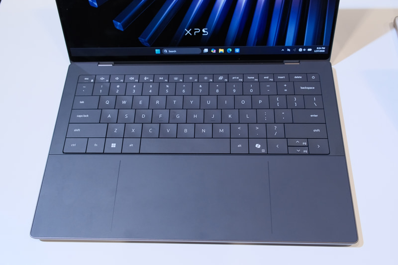 キーボードは物理ファンクションキーが復活