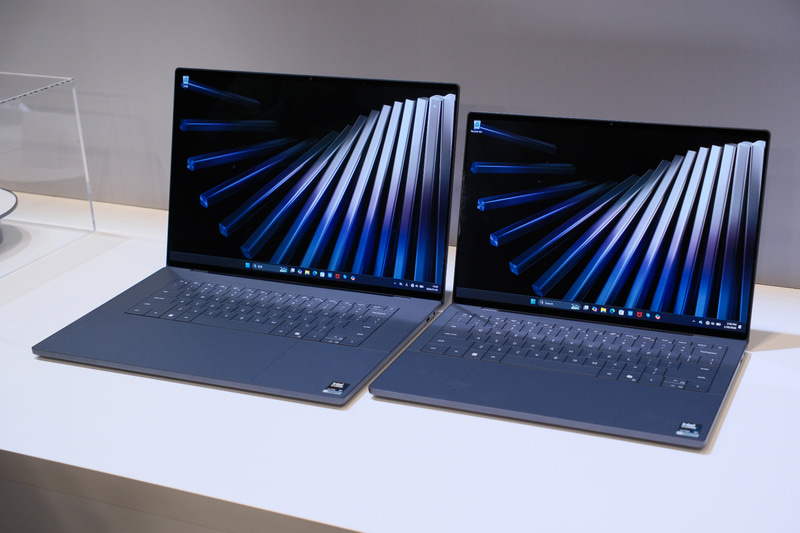 16型(左)と14型(右)