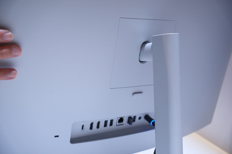 こちらもスタンドの着脱が可能