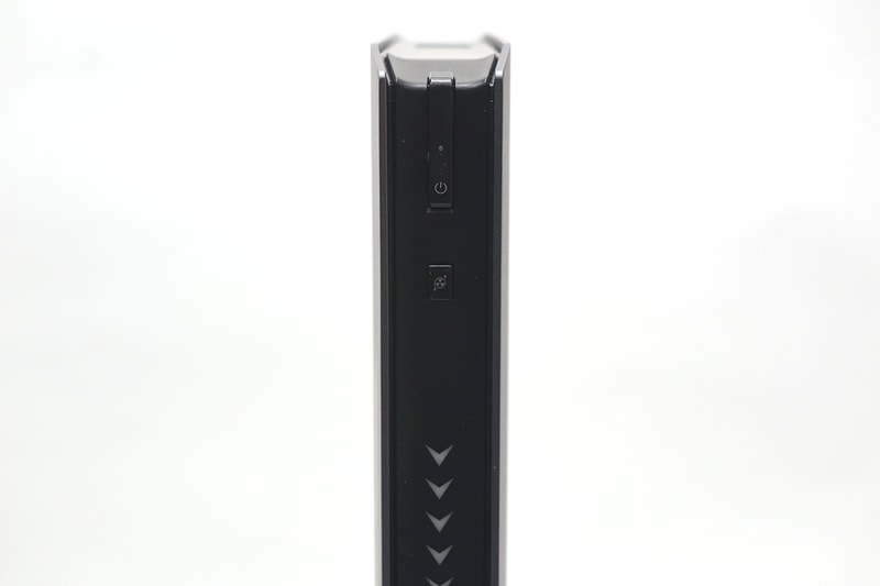 モード切り替えはユーティリティのほか、前面のスイッチからも行なえるが、インジケータがなくなった