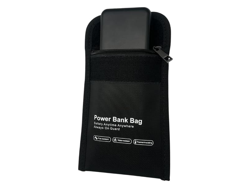 モバイルバッテリー用 燃えにくいケース(EG-FR18S)利用イメージ(モバイルバッテリは別売)