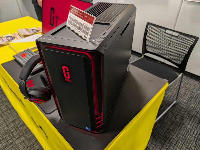 ブースでは、トークセッションで導入されたデスクトップPC「G TUNE DG-I7G60」が展示されており、実際に使ったり実物のサイズなどがチェックできた