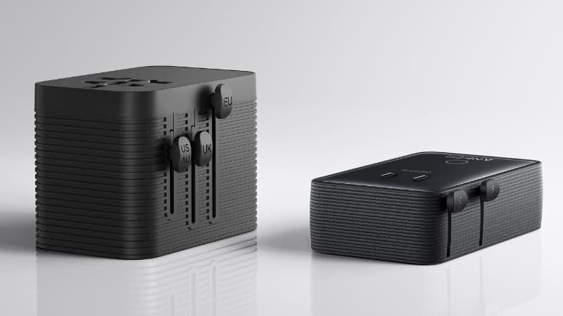 一般的なトラベル用変換プラグよりも約30%ほど小型化しているという