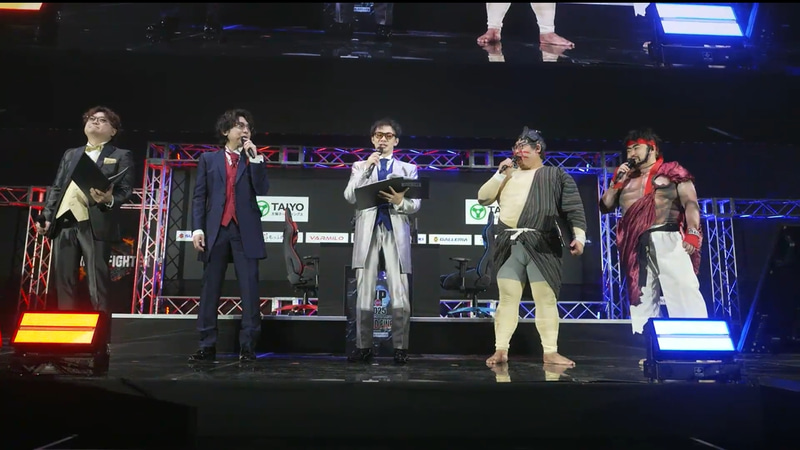 配信開始の11時からは、司会進行のふり～だ氏、実況のアール氏、解説のハメコ。氏、NOモーションの星ノこてつ。氏と矢野ともゆき。氏らによる「ハメコ'sチョイス特別編 グランドファイナル開催直前SP！」が行なわれ、本日戦うCrazy RaccoonとREJECTのリーグやプレイオフでの軌跡をたどった