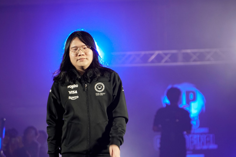 続いてはLeSharが入場