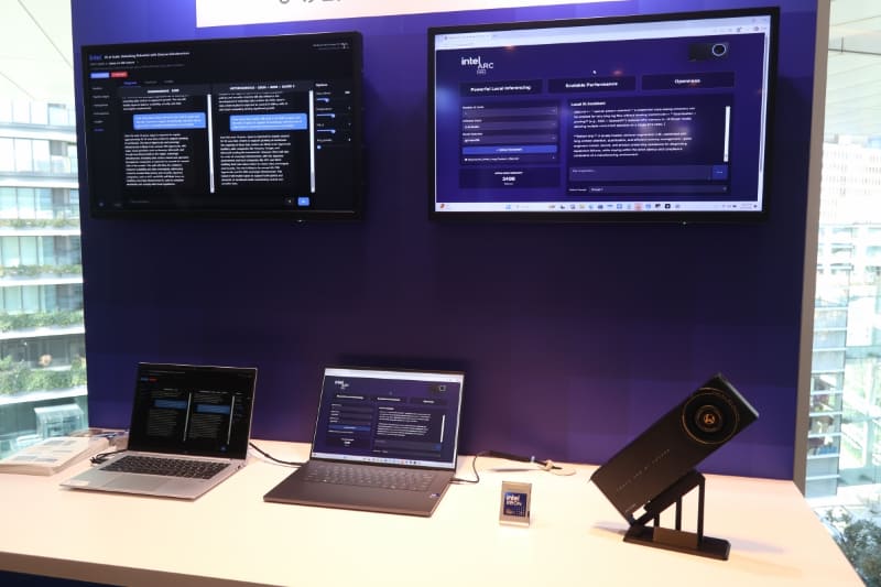展示会場でのIntel Arc Pro B60のデモ