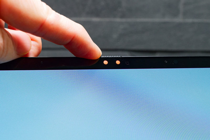 物理シャッターは顔認証などに用いられる赤外線カメラも閉じることができる