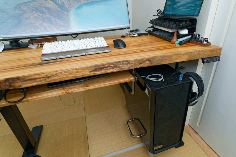 仕事ができるように元通りに機材を設置し、配線し直した