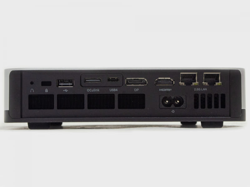 背面ロックポート、USB 2.0、OCuLink、USB4、DisplayPort、HDMI、2.5GbE 2基、ACプラグ