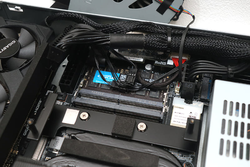 メモリスロットは1基空いている