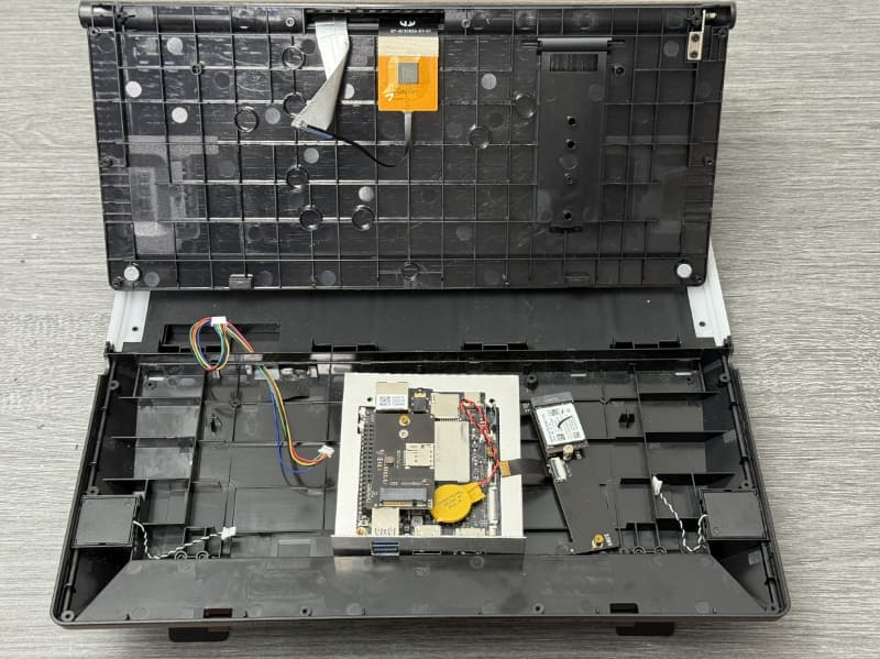 色々向きを考えた結果、USB 3.2 Gen 2を背面に