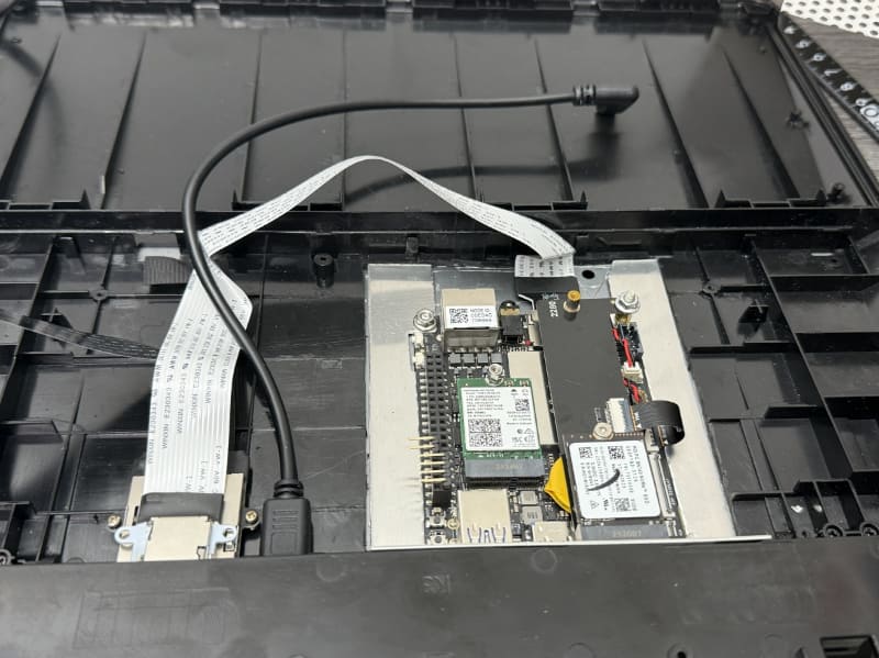 microSDカードの延長は、基板部分が思いのほか大きく、USB Type-Cと干渉する