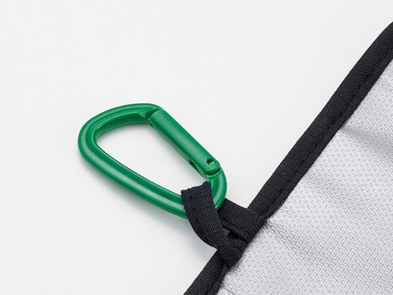 カラビナなどを装着できるループ