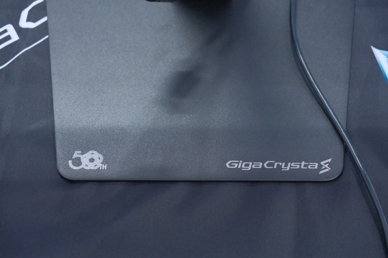 スタンドには50周年のロゴも入っている