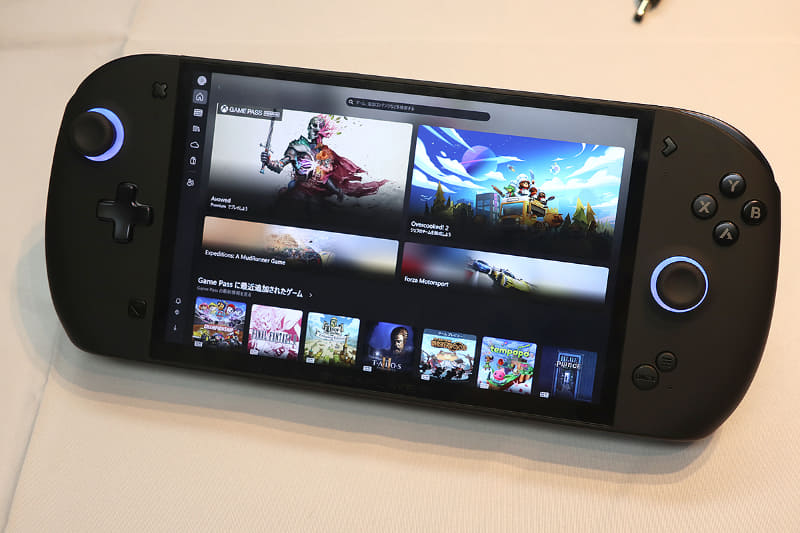 Ryzen AI Max+ 395をバッテリ駆動させつつ8型のフォームファクタに押し込んだのはなかなかだ