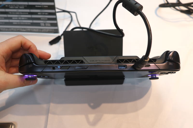 本体上部のインターフェイス