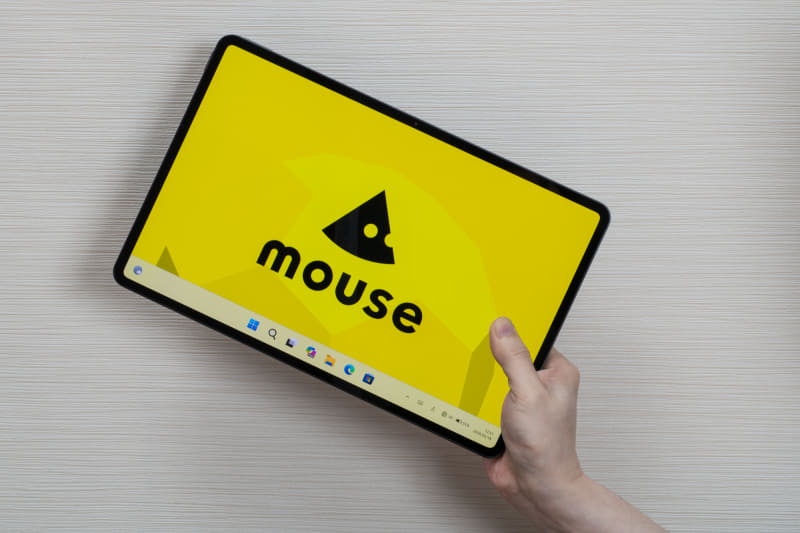 薄さ8.9mmのコンパクトなボディ