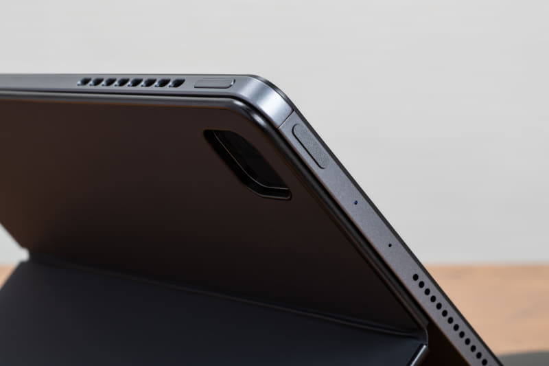 電源ボタンにはWindows Hello指紋認証対応のセンサーが内蔵