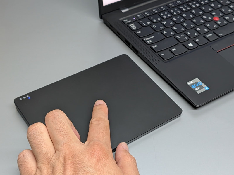 「Amazonベーシック マルチタッチトラックパッド」。実売価格は4,039円