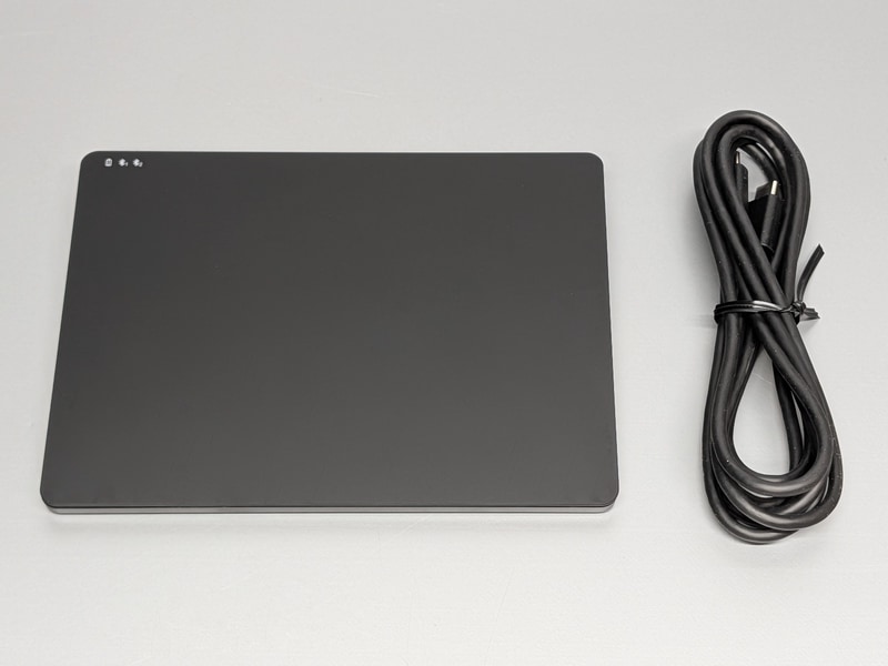 同梱品はケーブルのみ