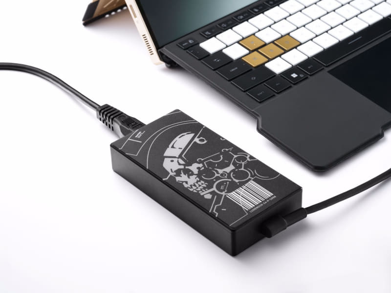 付属のACアダプタ