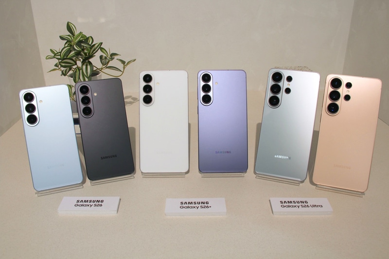 左から順に、Galaxy S26、Galaxy S26+、Galaxy S26 Ultra