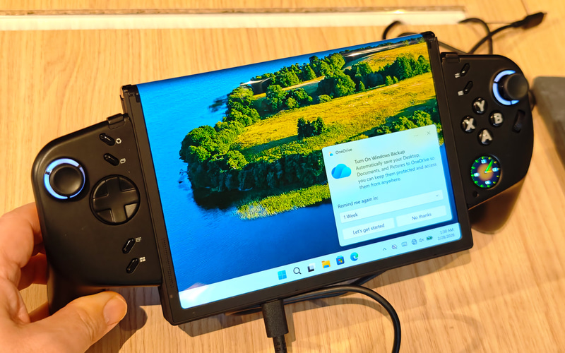 Legion Go Fold Concept、スタンダードハンドヘルドモード